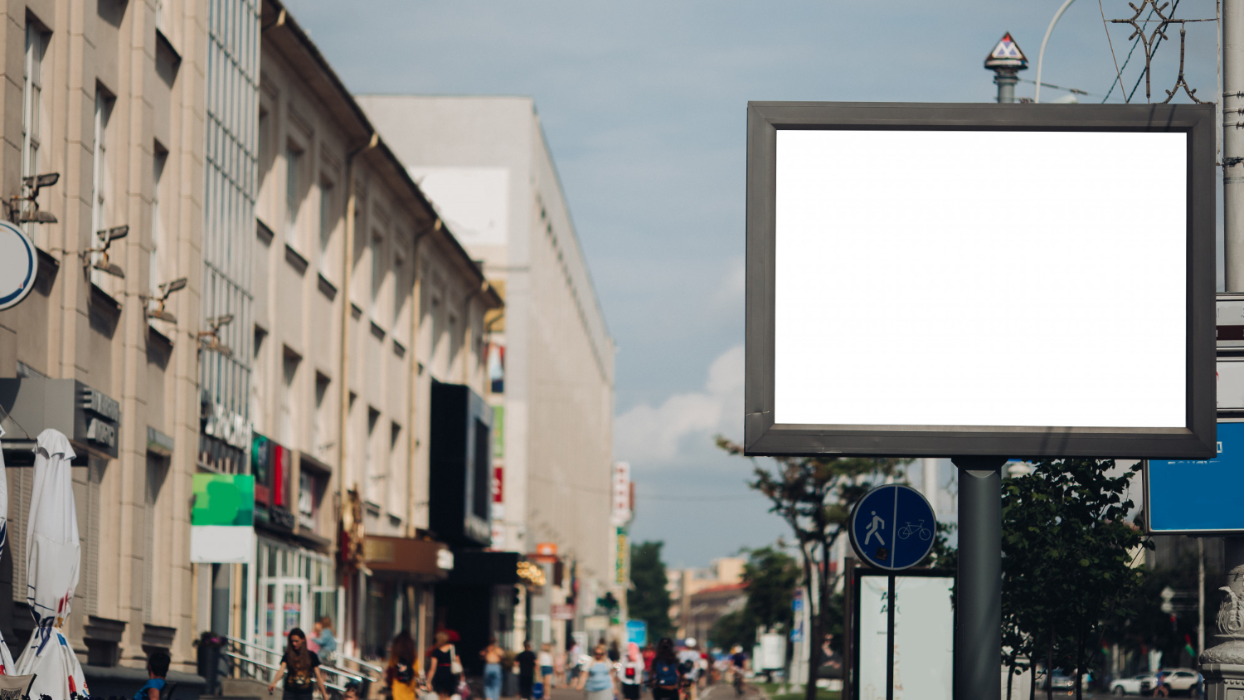 contoh iklan billboard